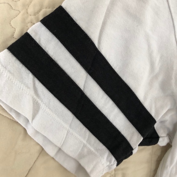 Friends crop top - Picture 2 of 3